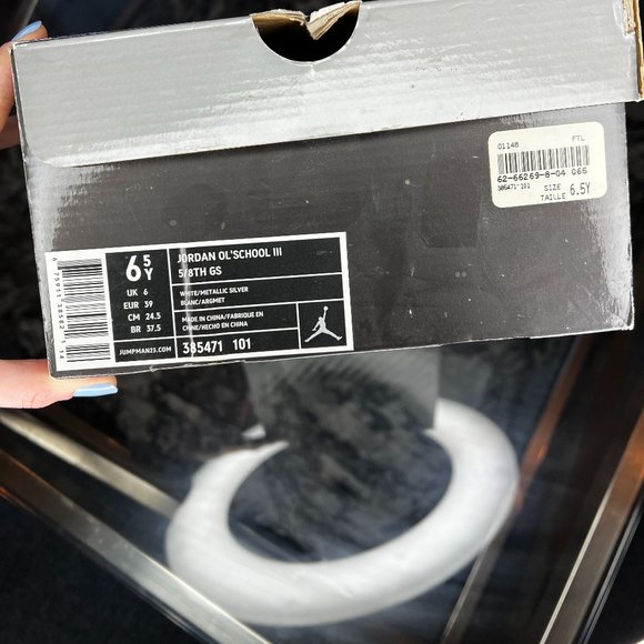 Jordan Old school III Size 6.5 white/Metallic Silver Released May 2010 - Picture 6 of 6